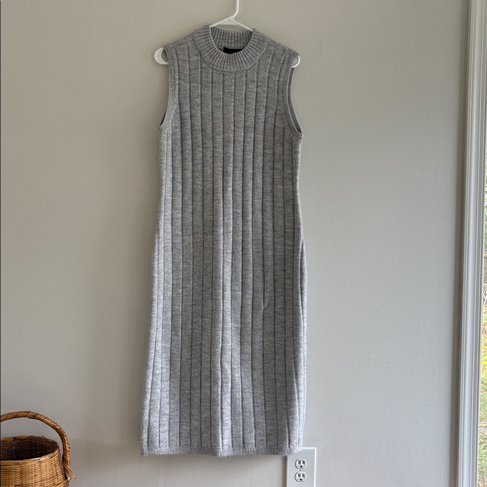 House of Harlow 1960 Ribbed Gray Midi Sweater Dress